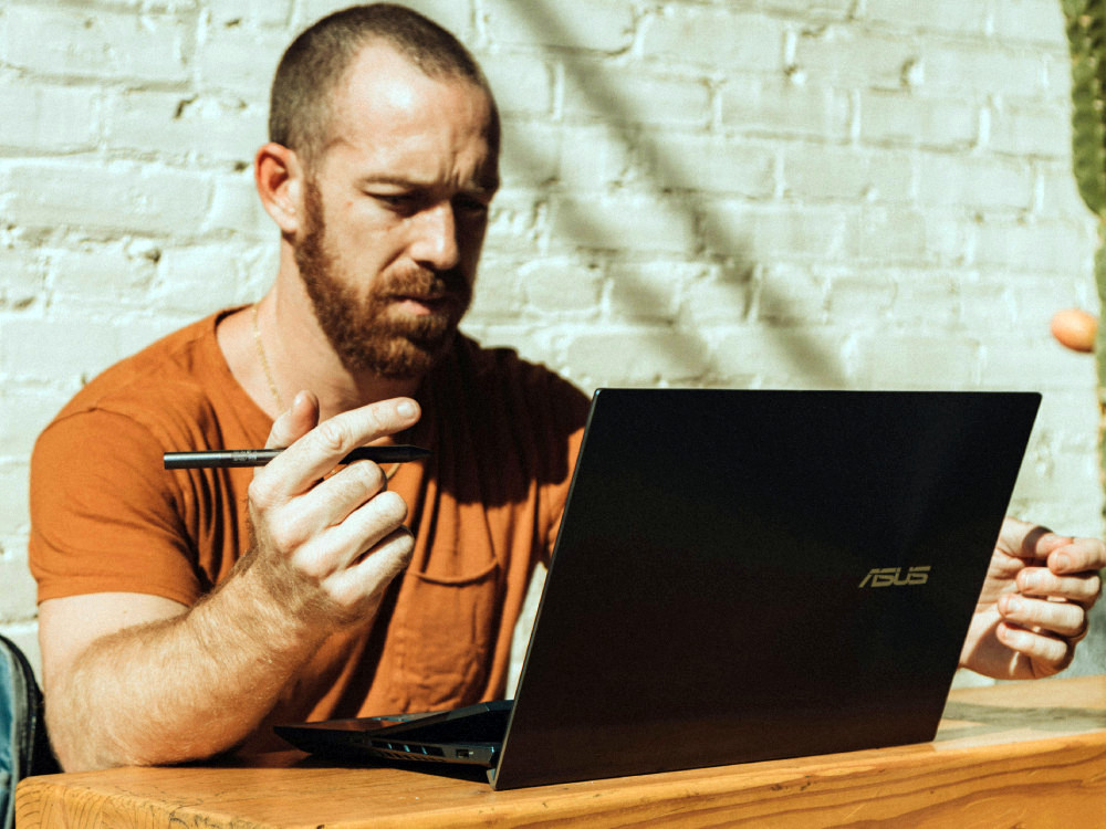 Entrepreneur confus car il n'a pas d'ERP configuré par Pandata Services