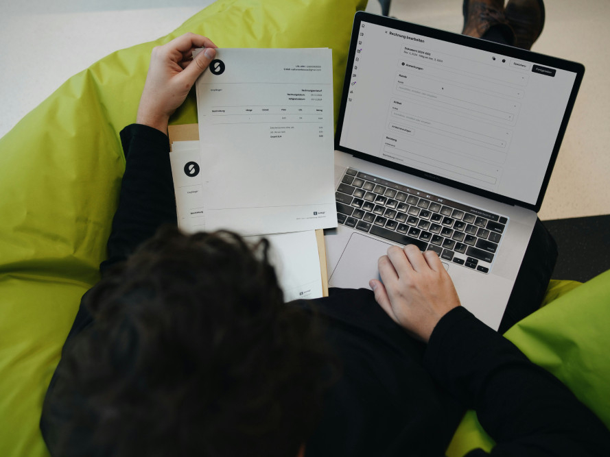 Entrepreneur du Pilat qui passe du papier au numérique (digitalisation) grâce à Pandata Services